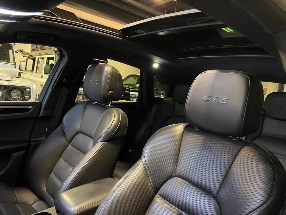 2018 Porsche Macan GTS - Image 16 of 17