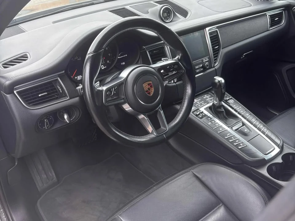2018 Porsche Macan GTS - Image 5 of 6