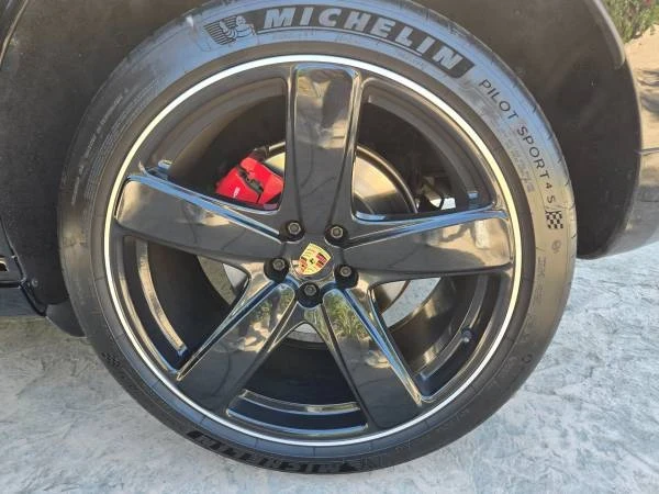 2018 Porsche Macan GTS - Image 16 of 19