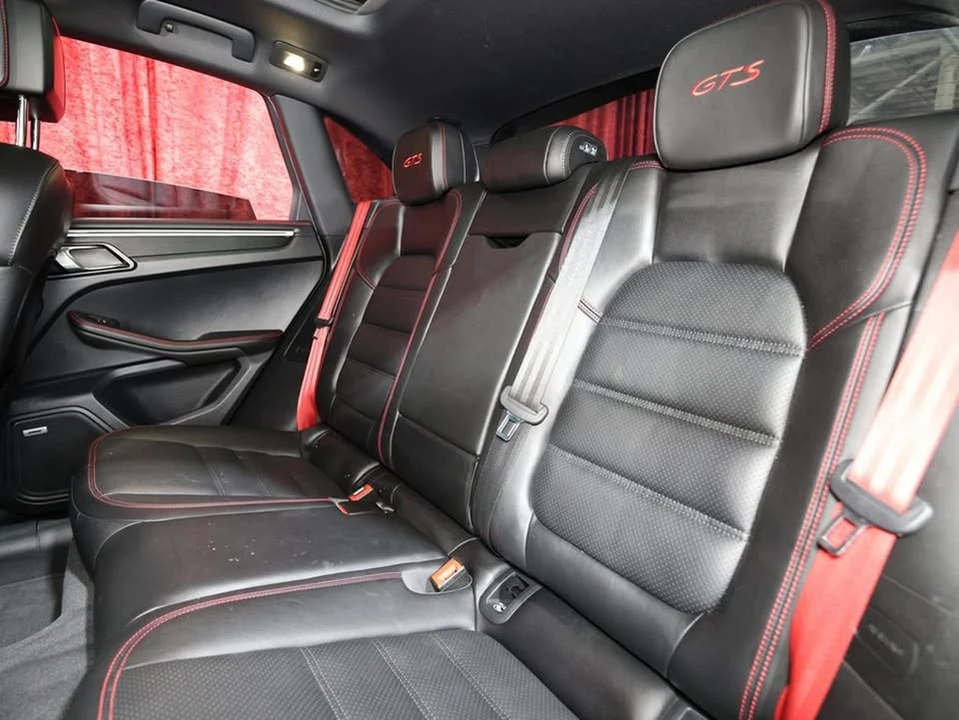 2018 Porsche Macan GTS - Image 12 of 18