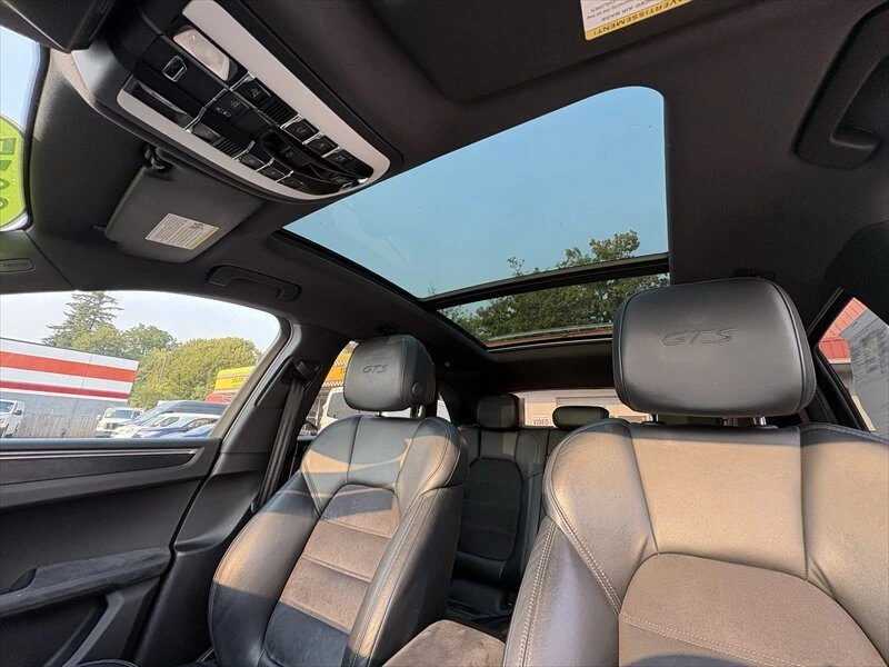 2018 Porsche Macan GTS - Image 12 of 20
