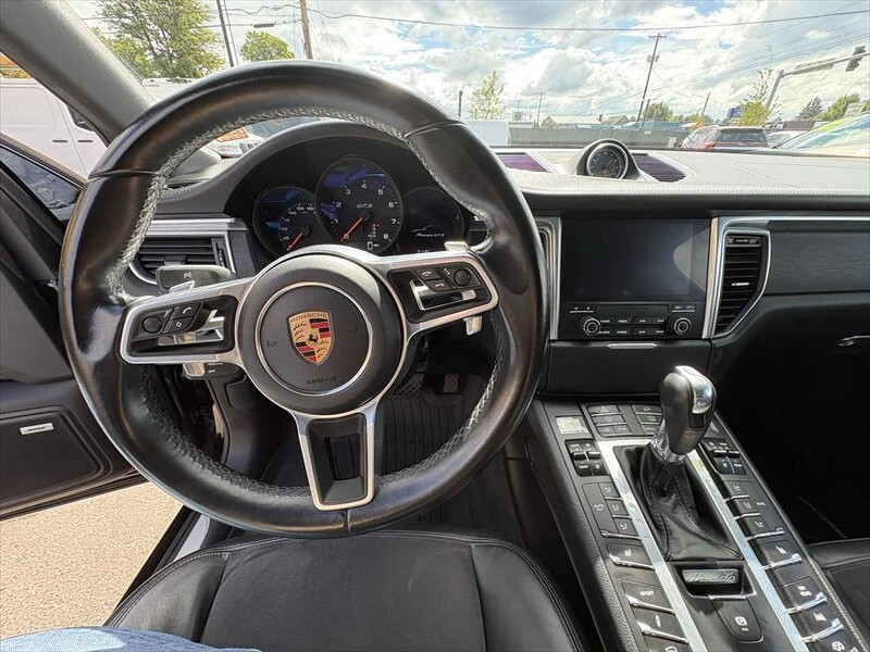 2018 Porsche Macan GTS - Image 12 of 19