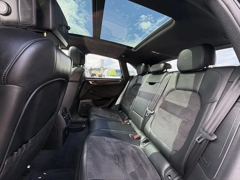 2018 Porsche Macan GTS - Image 16 of 19