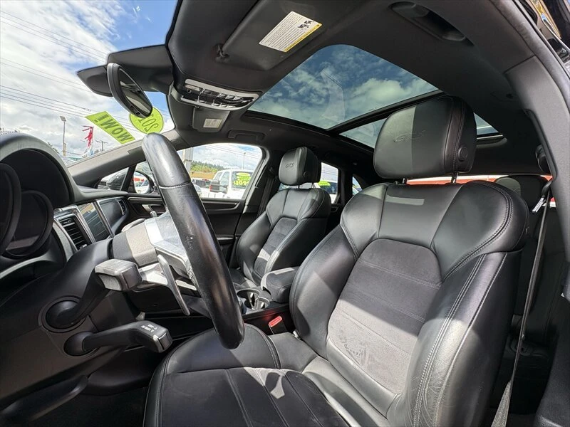 2018 Porsche Macan GTS - Image 9 of 19