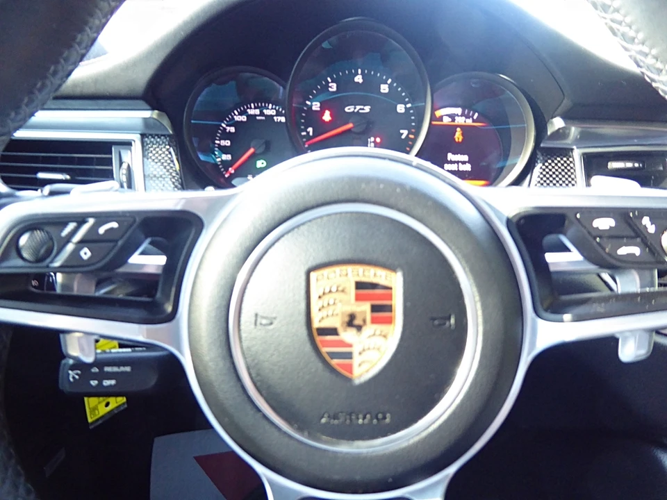 2018 Porsche Macan GTS - Image 17 of 28