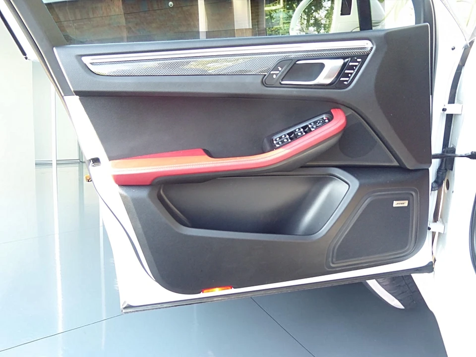 2018 Porsche Macan GTS - Image 25 of 28