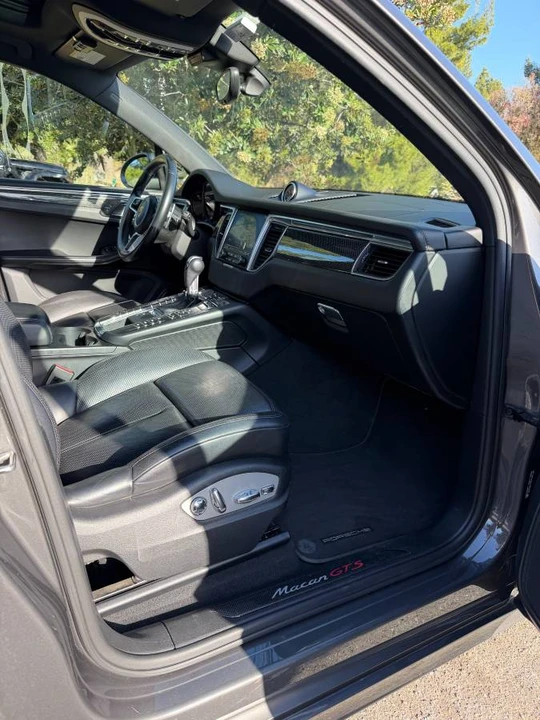 2018 Porsche Macan GTS - Image 14 of 24