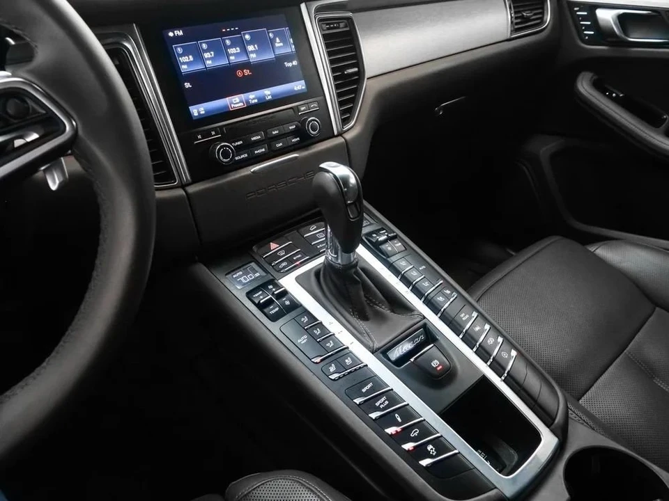 2018 Porsche Macan GTS - Image 8 of 12
