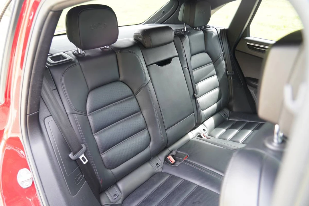 2018 Porsche Macan GTS - Image 14 of 19