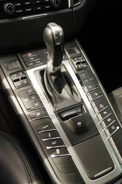 2018 Porsche Macan GTS - Image 10 of 19