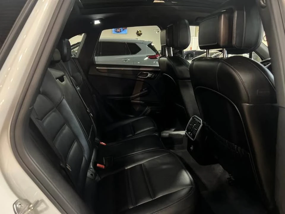 2018 Porsche Macan GTS - Image 17 of 19
