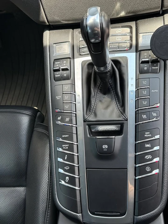 2018 Porsche Macan GTS - Image 13 of 20
