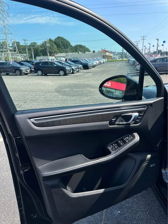 2018 Porsche Macan GTS - Image 14 of 15