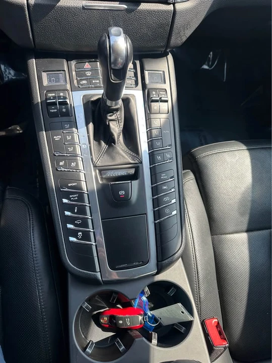 2018 Porsche Macan GTS - Image 12 of 15