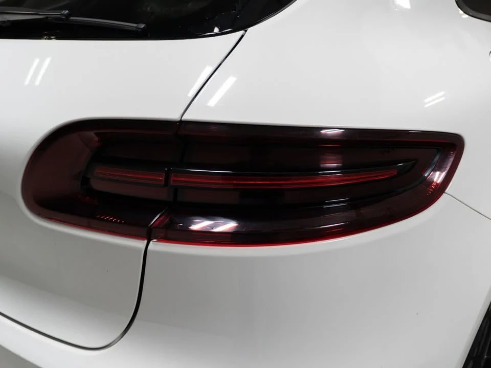2018 Porsche Macan GTS - Image 11 of 12