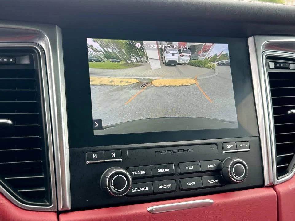 2018 Porsche Macan GTS - Image 9 of 16