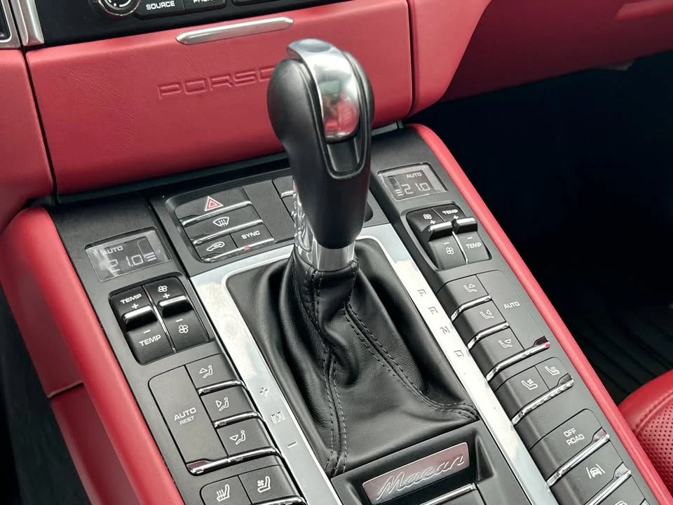 2018 Porsche Macan GTS - Image 6 of 16