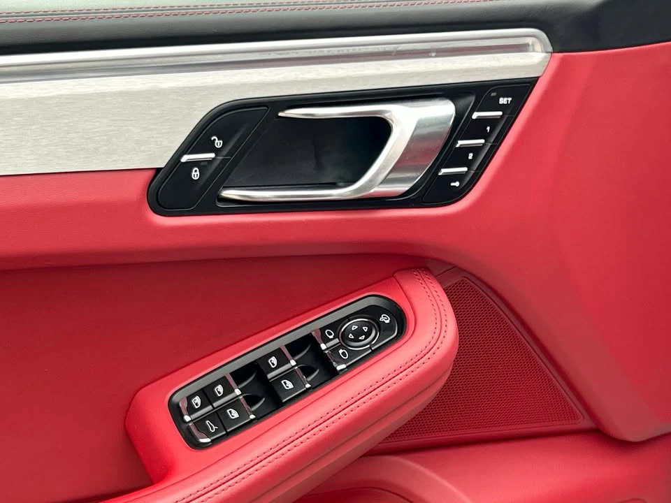 2018 Porsche Macan GTS - Image 13 of 16