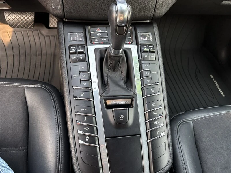 2018 Porsche Macan GTS - Image 5 of 7