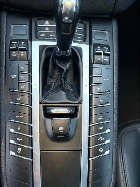 2018 Porsche Macan GTS - Image 9 of 20