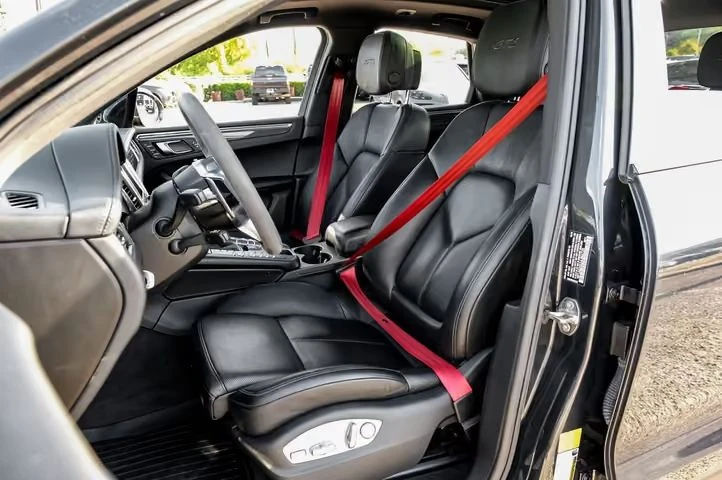 2018 Porsche Macan GTS - Image 11 of 16