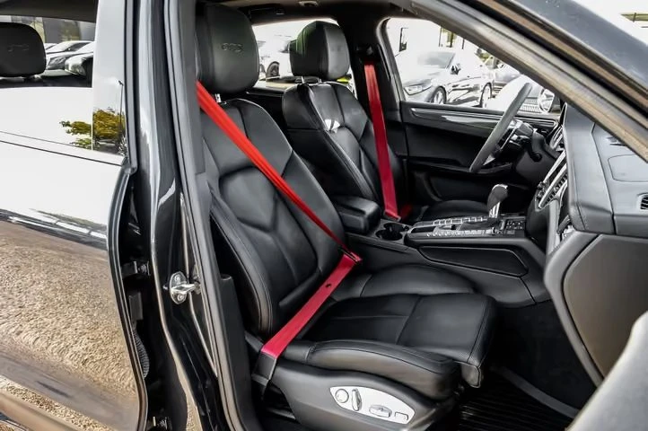 2018 Porsche Macan GTS - Image 12 of 16