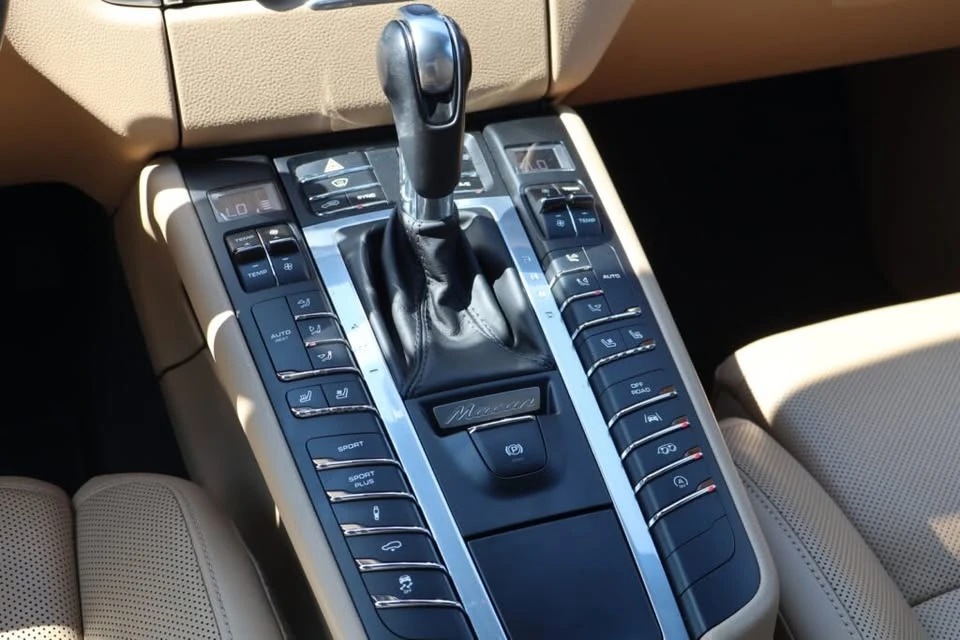 2018 Porsche Macan GTS - Image 12 of 20