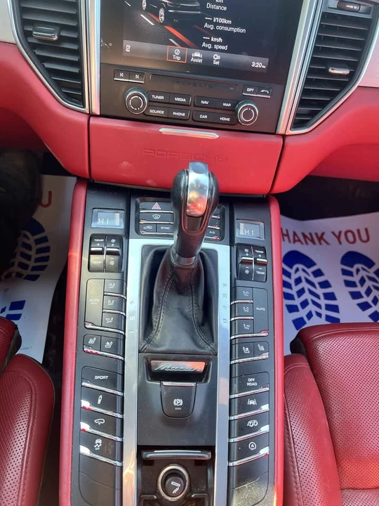 2018 Porsche Macan GTS - Image 9 of 20