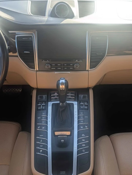 2018 Porsche Macan GTS - Image 10 of 11