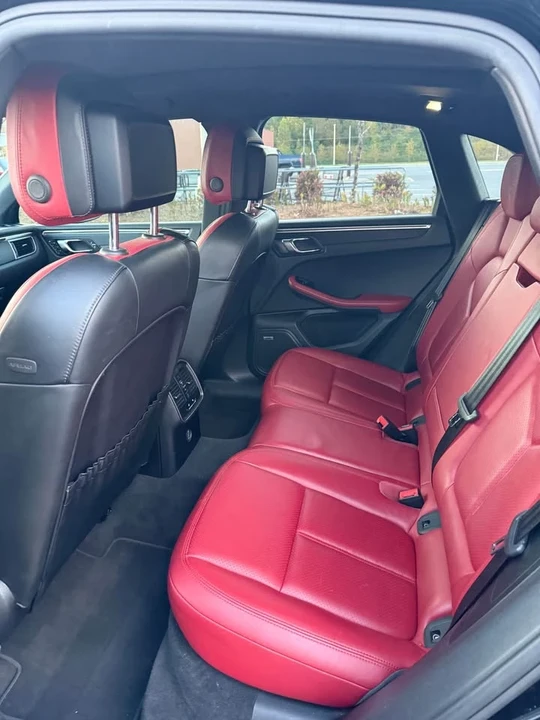 2018 Porsche Macan GTS - Image 9 of 12
