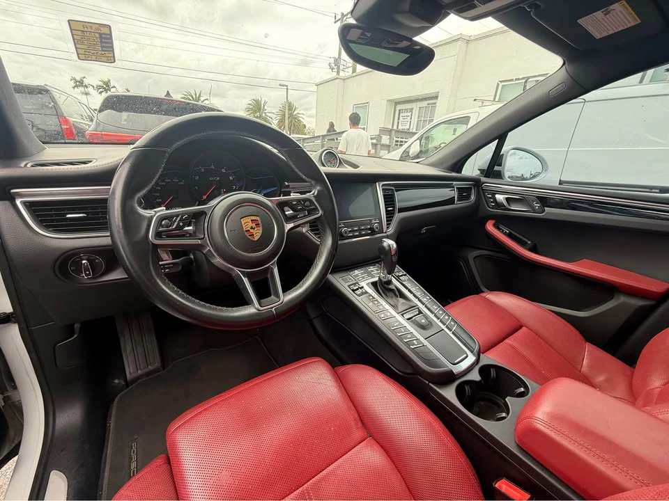 2018 Porsche Macan GTS - Image 5 of 9