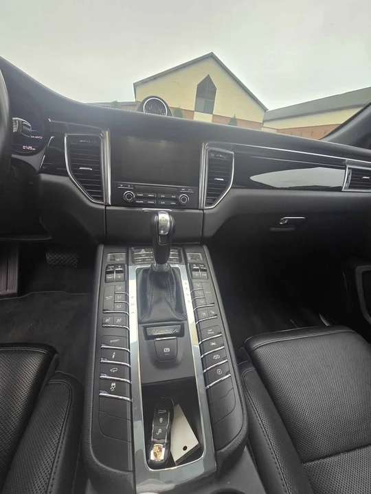 2018 Porsche Macan GTS - Image 11 of 19