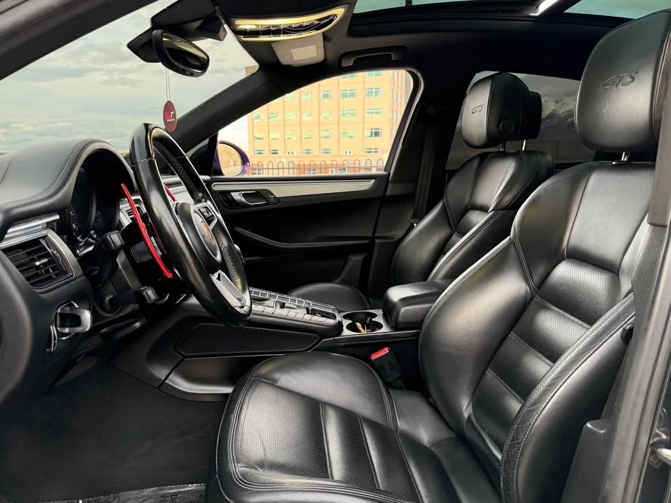 2018 Porsche Macan GTS - Image 11 of 17