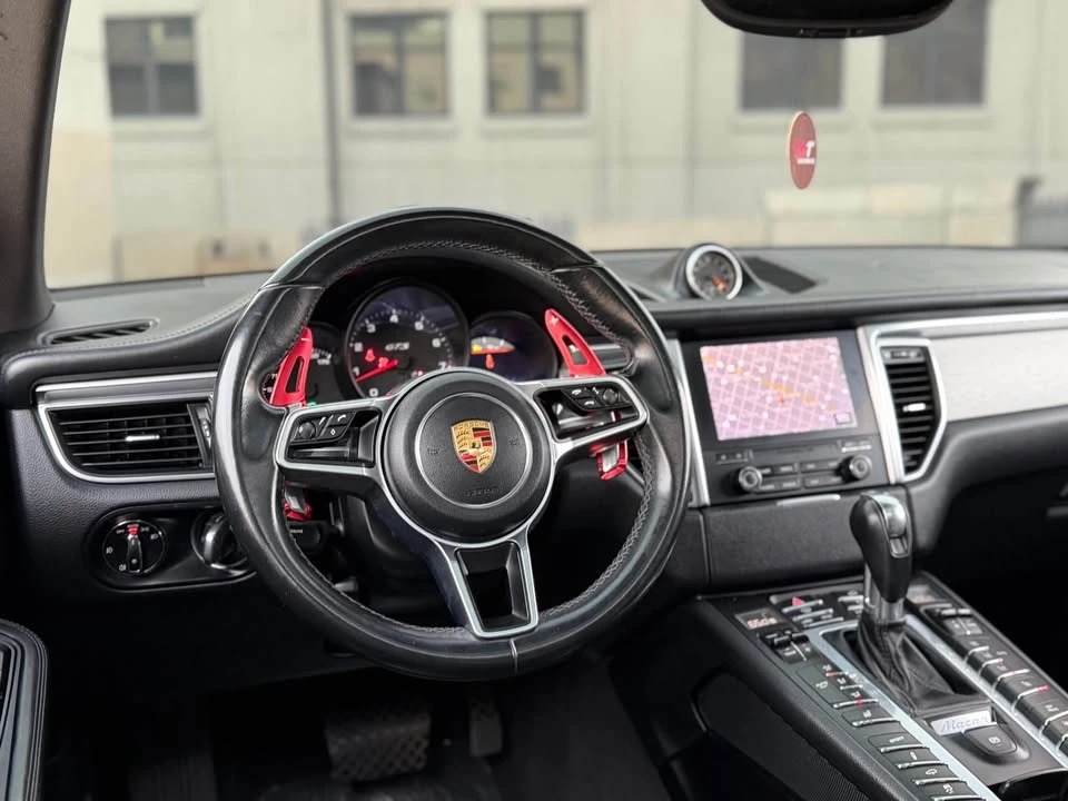 2018 Porsche Macan GTS - Image 12 of 17