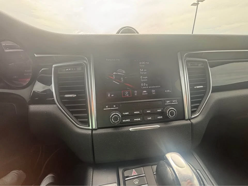 2018 Porsche Macan GTS - Image 9 of 14