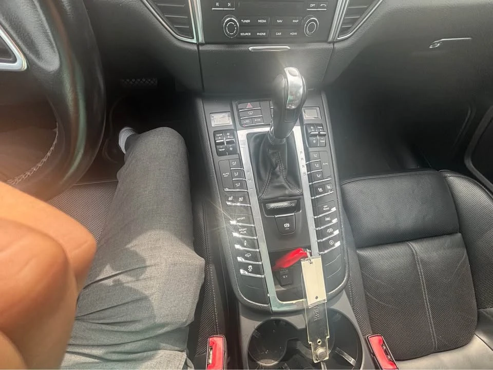 2018 Porsche Macan GTS - Image 10 of 14