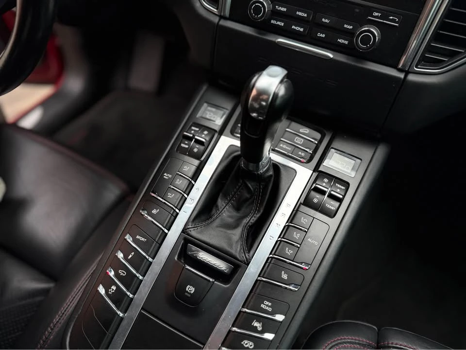 2018 Porsche Macan GTS - Image 15 of 20