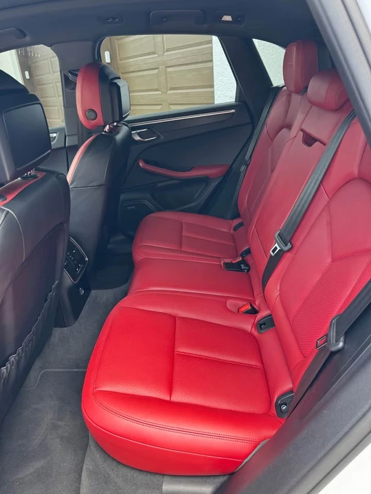 2018 Porsche Macan GTS - Image 9 of 17