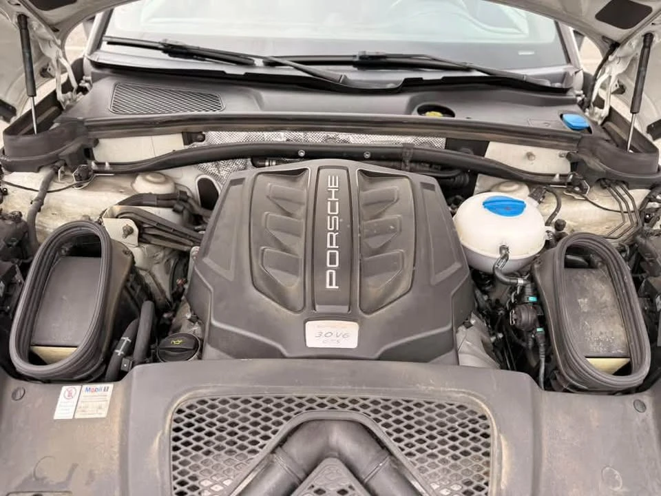 2018 Porsche Macan GTS - Image 16 of 16