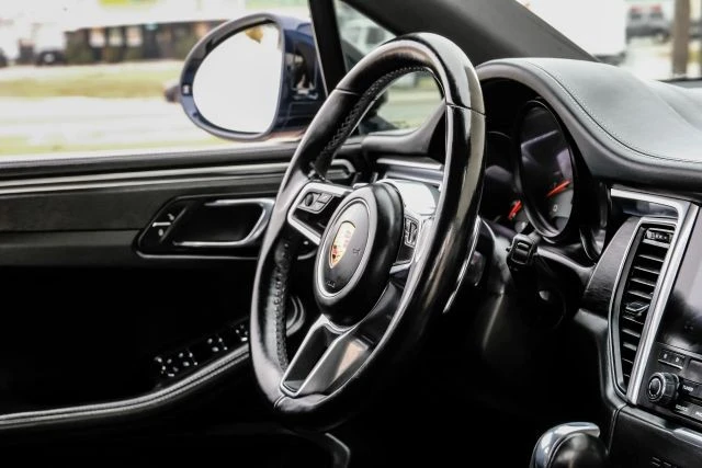 2018 Porsche Macan GTS - Image 16 of 21