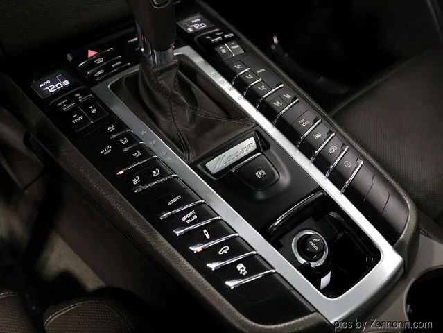 2018 Porsche Macan GTS - Image 24 of 31