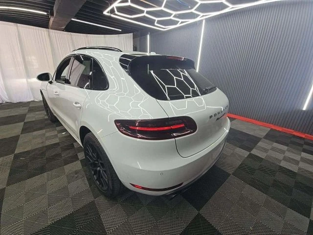 2018 Porsche - Image 2 of 9