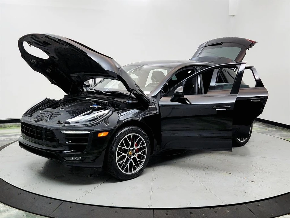 2018 Porsche Macan GTS - Image 9 of 12