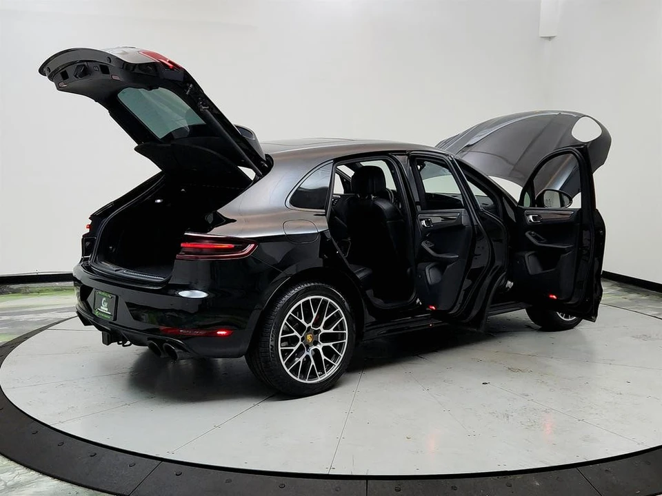 2018 Porsche Macan GTS - Image 11 of 12