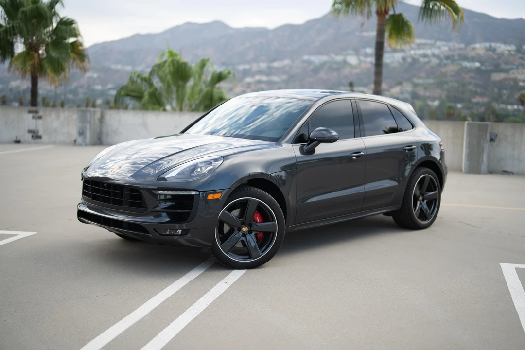 2018 Porsche Macan GTS - Image 9 of 31
