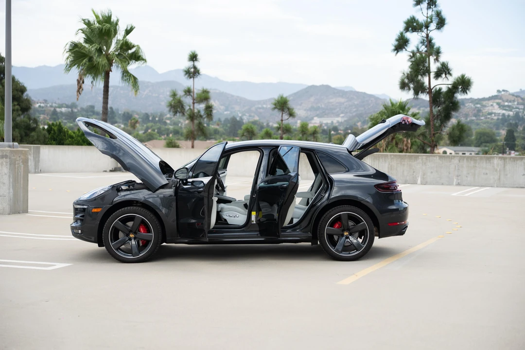 2018 Porsche Macan GTS - Image 14 of 31
