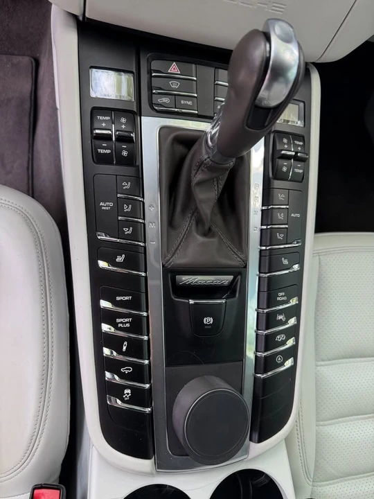 2018 Porsche Macan GTS - Image 10 of 20