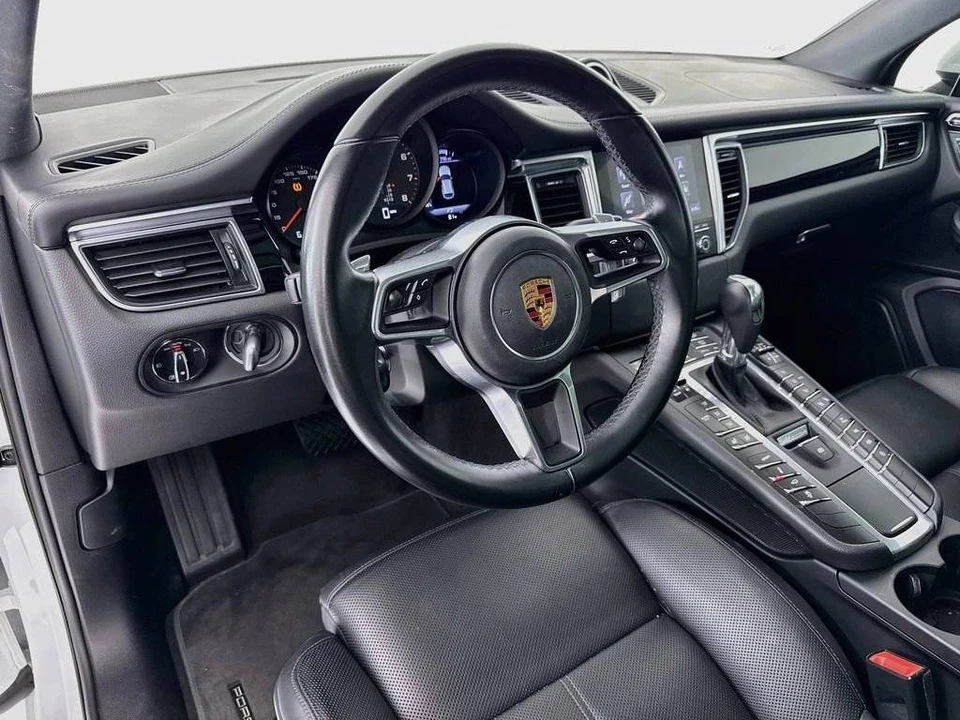 2018 Porsche Macan GTS - Image 4 of 5