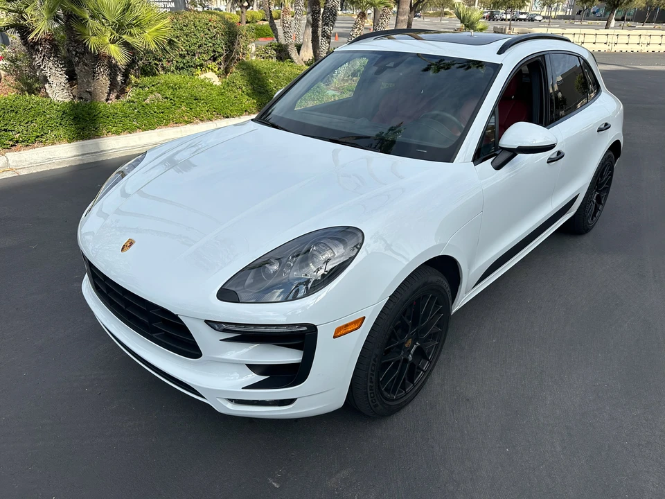 2018 Porsche Macan GTS - Image 2 of 31