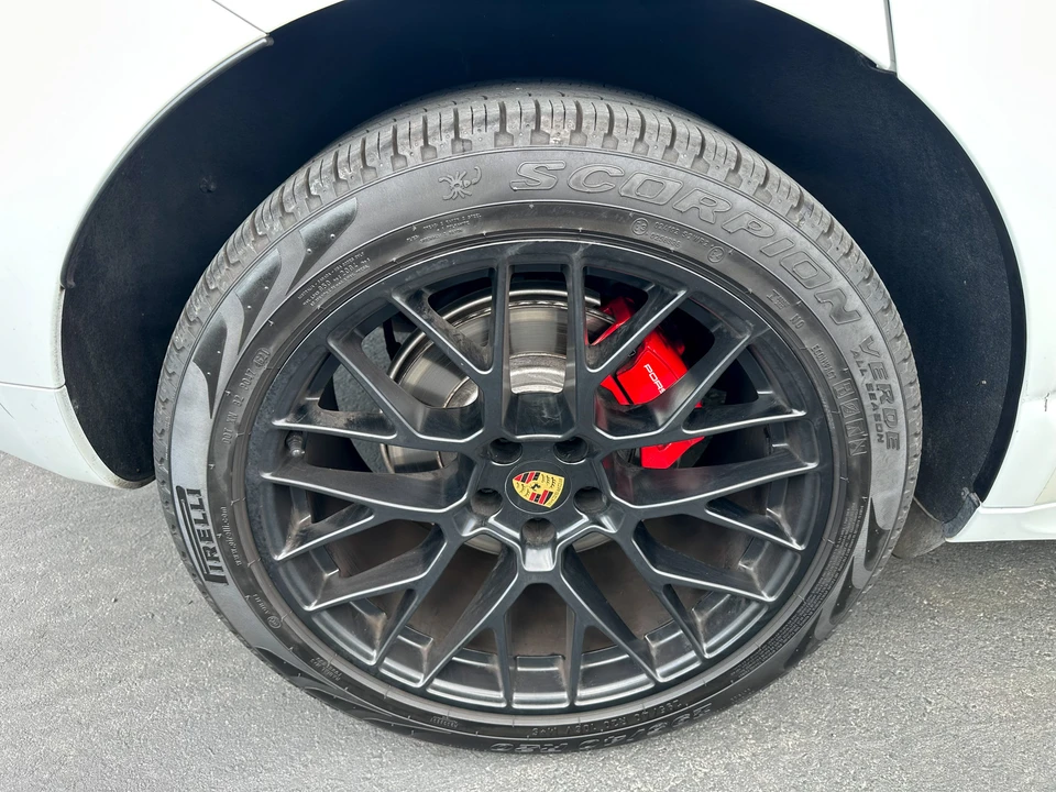 2018 Porsche Macan GTS - Image 24 of 31